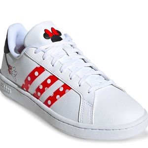 Adidas Grand Court Minnie Mouse Sneaker Women's size 8 with box and tag